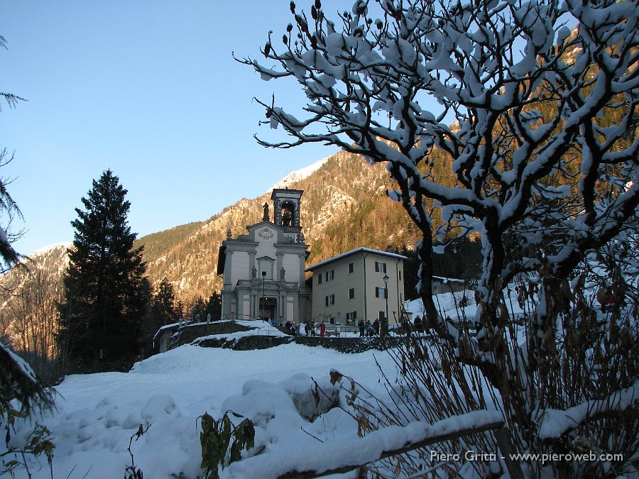 presepio 160.jpg - La chiesa di Trabuchello appena concluso il Presepio Vivente